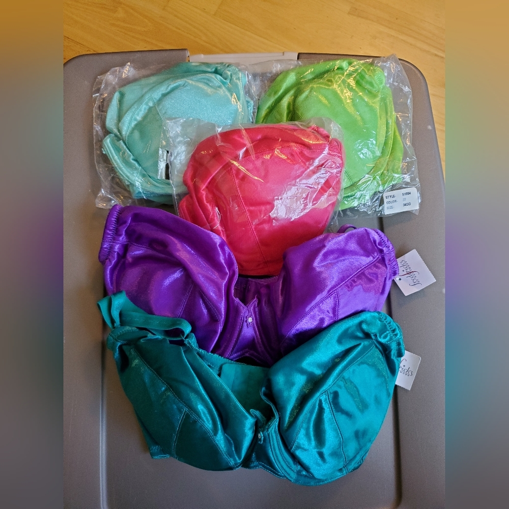 Lot of 5 NWT Frederick's of Hollywood bras 34DD smooth sensation satin